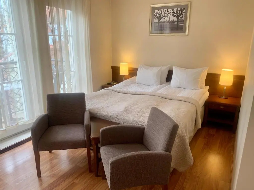 Standard Double room with balcony (full double bed)