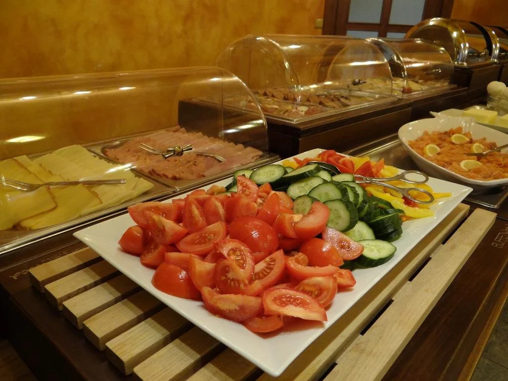 Food & Beverage