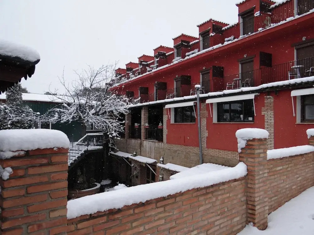 Hotel La Rueda Ii