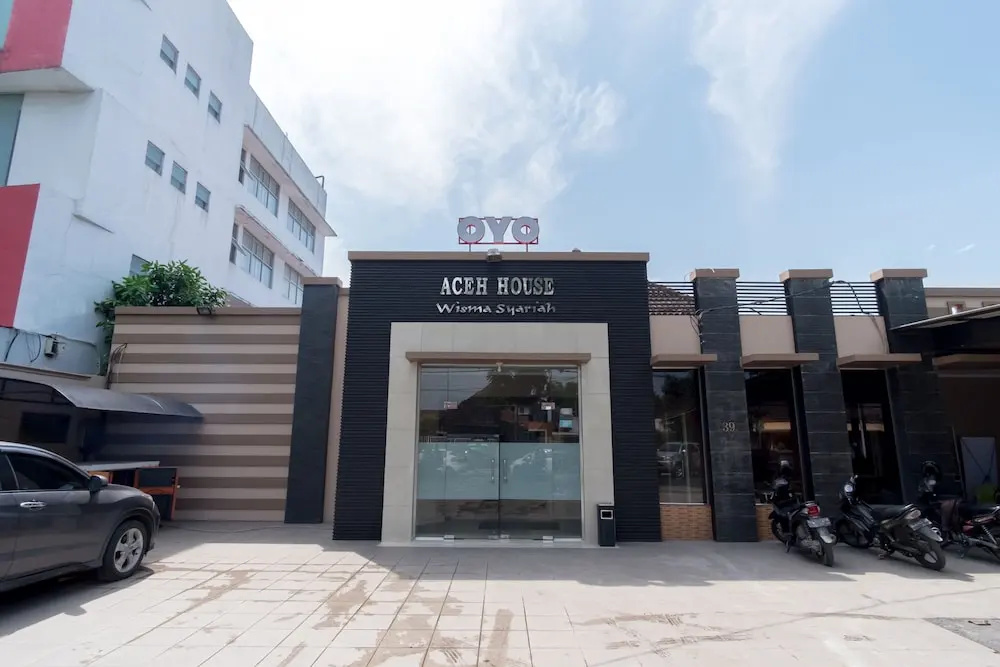 Oyo 1244 Wisma Syariah Aceh House
