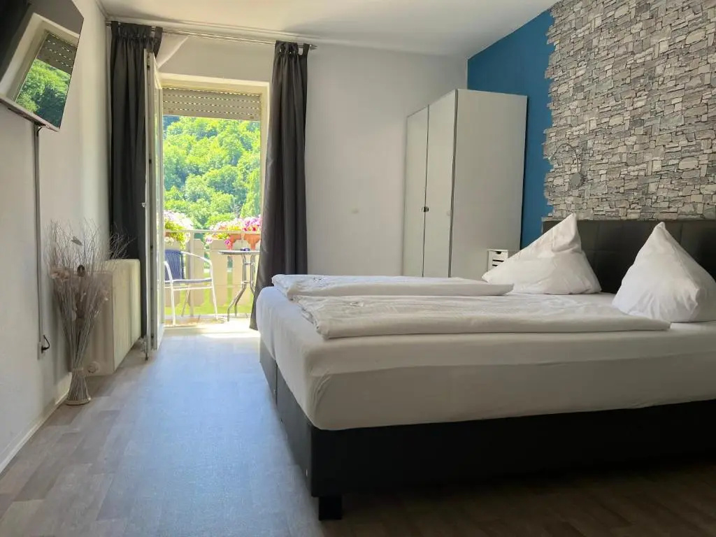 Standard Double room with balcony (full double bed)