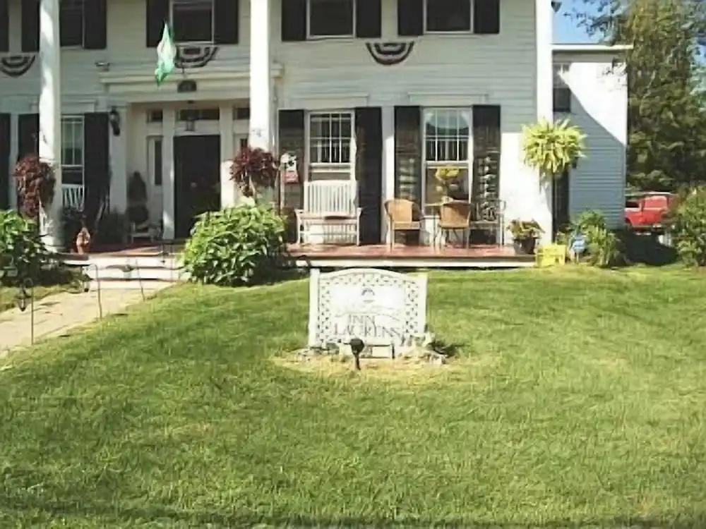 Brookside Inn At Laurens