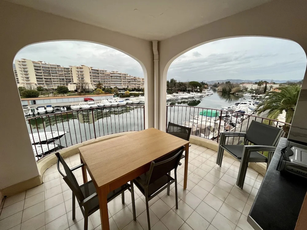 Studio moderne - Port de Mandelieu - Proche Mer -
