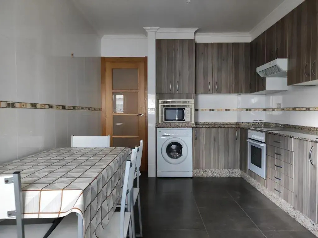 Alojamiento entero, piso 3 habitaciones,5 personas
