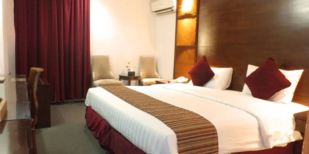 Executive Double room (full double bed)