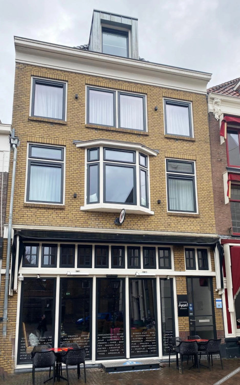 Apart Food And Drinks