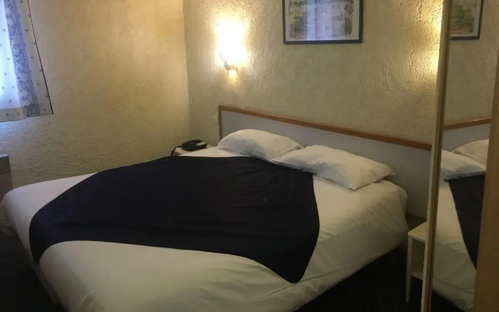Hotel Restaurant Le Cours - Chambres