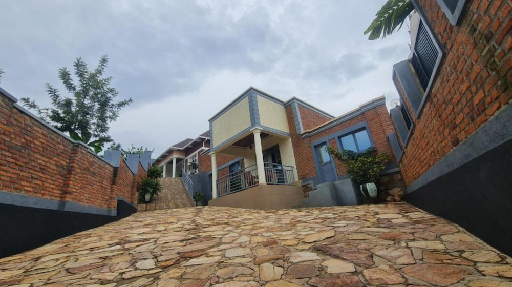 Room in Guest Room - Charming Room in Kayove, Rwanda - Your Perfect Getaway