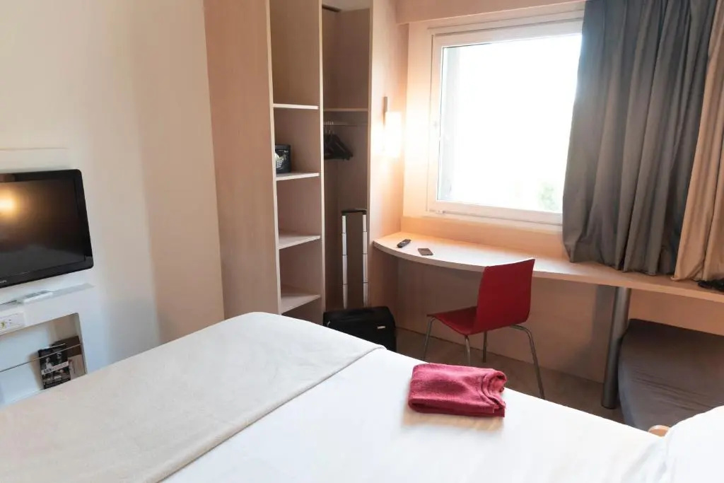 Ibis Pilar - Chambres