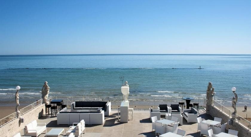 Beach & Waterfront