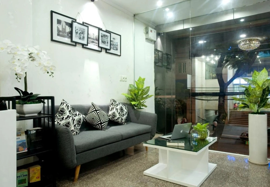 Lobby & Reception