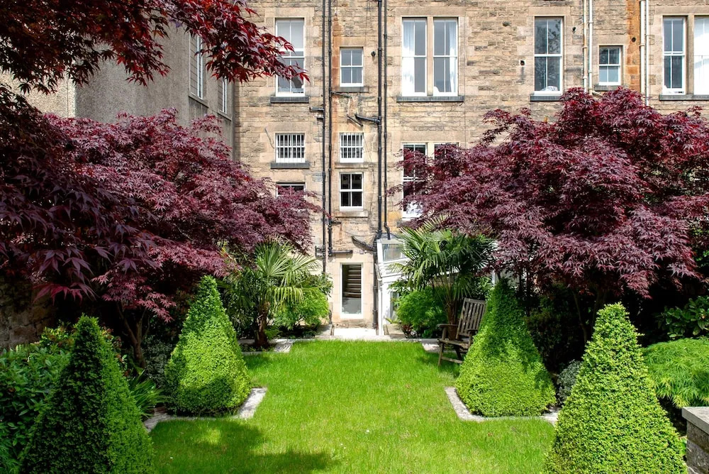 Deluxe Edinburgh Retreat Apartment