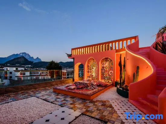 Shantianjian Sky Moroccan Snow Mountain Rooftop Art Inn (Lijiang Ancient Town South Gate) in Lijiang