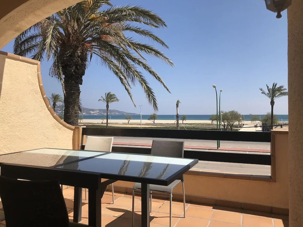 345-apartamento en Primera Linea de mar