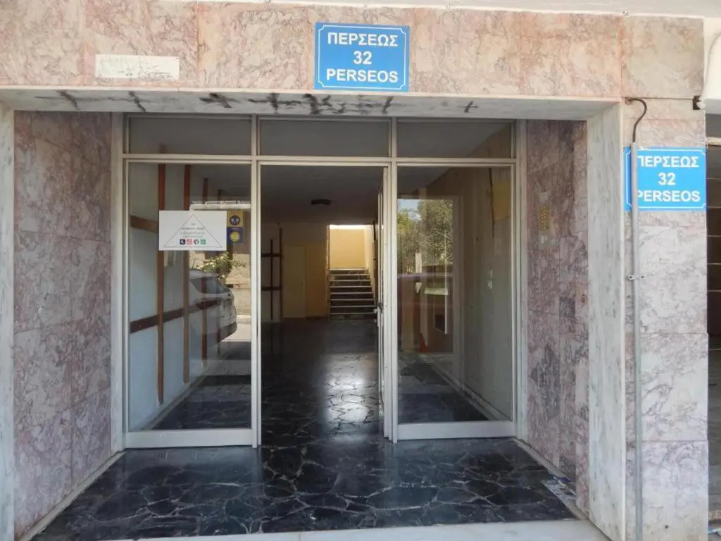 Baroque 10-person Apartment in Makrygialos