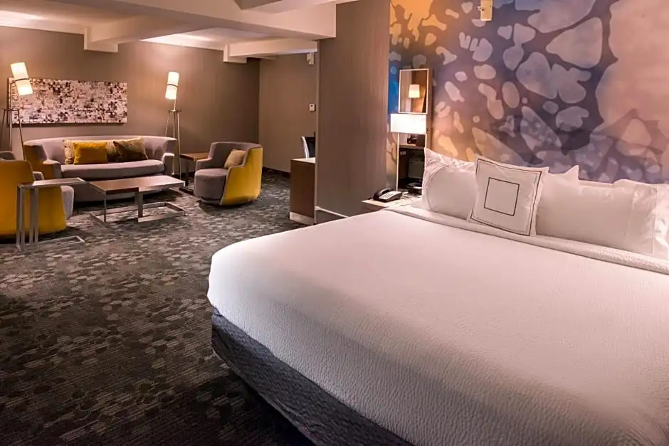 Double Suite (full double bed)