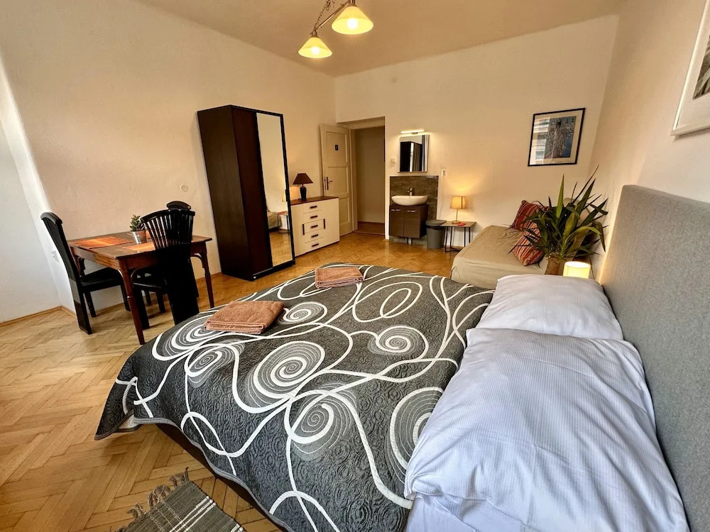 Economy Triple room