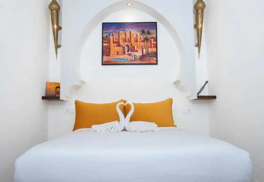 Deluxe Double room (full double bed)