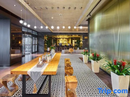 Food & Beverage