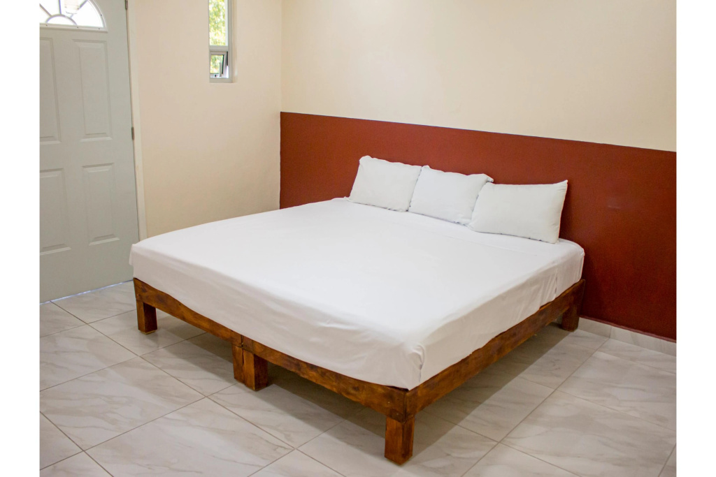 OYO Hotel La Playa — 2