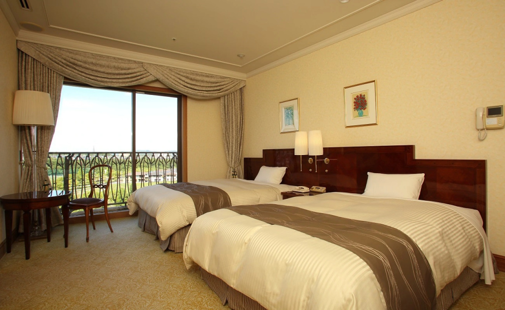 Double Suite (twin beds)