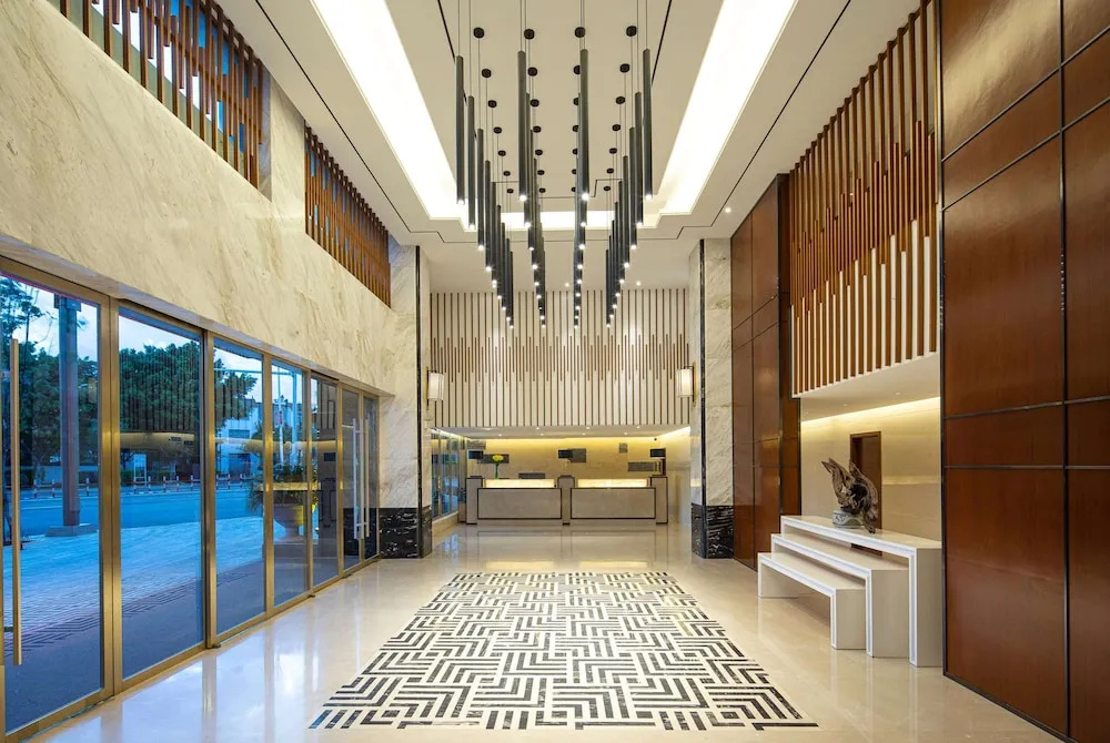 Lobby & Reception