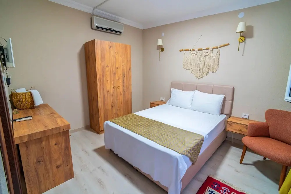Economy room