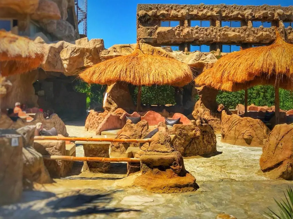 Beach & Waterfront