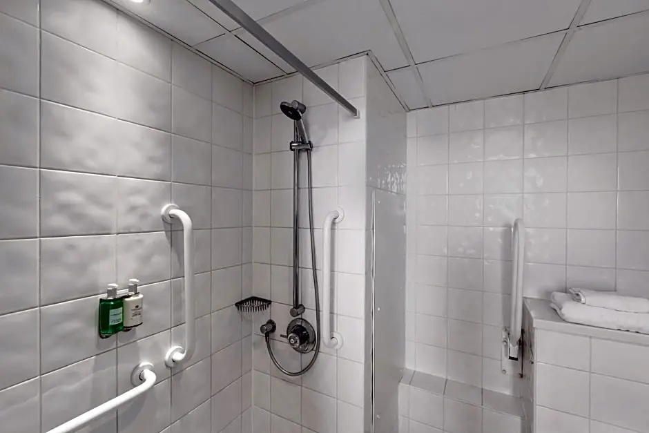 Ramada Hotel & Suites by Wyndham Coventry - Chambres