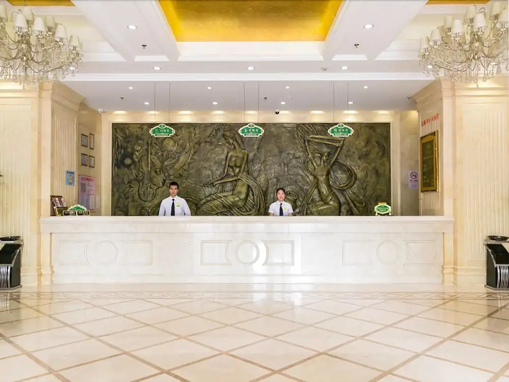 Vienna Hotel Shanghai Happy Valley