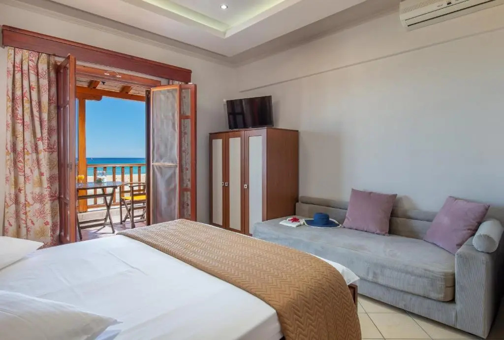 Studio with sea view