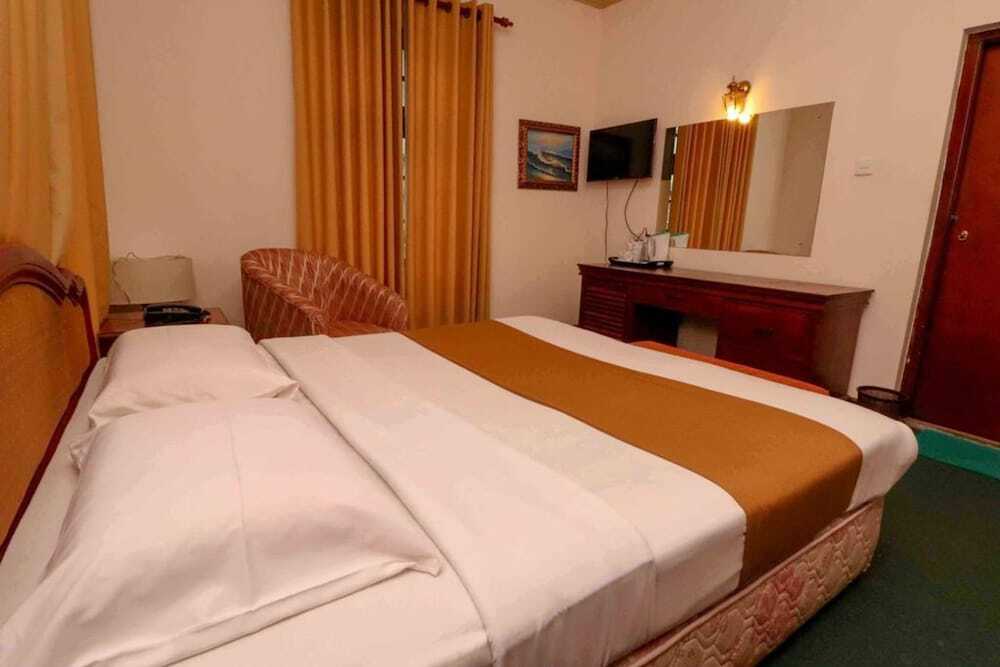 Alpine Hotel