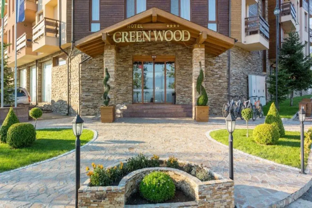 Green Wood Hotel