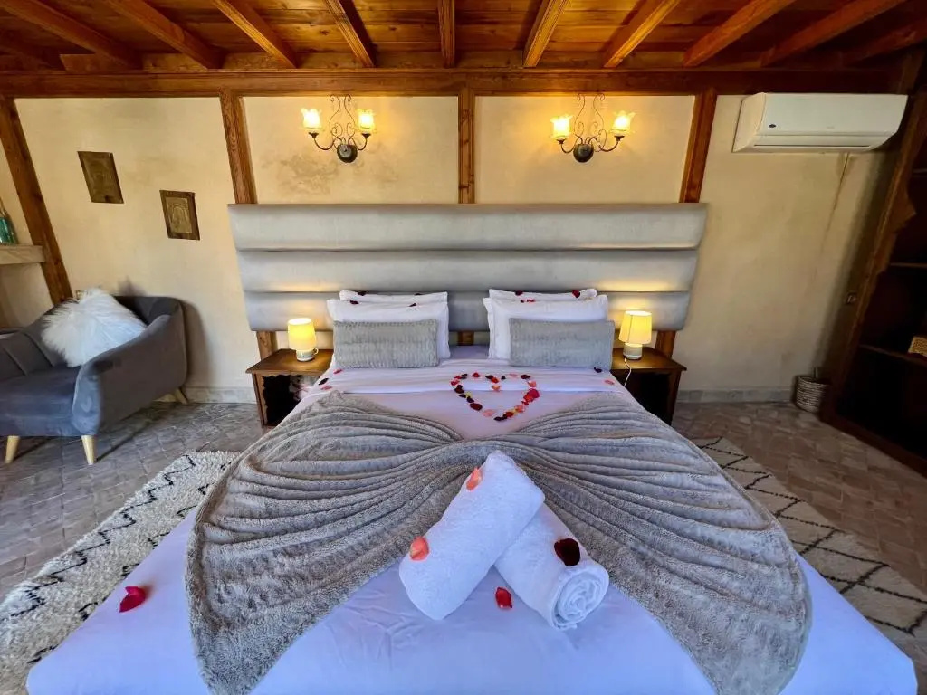 Standard Double room with mountain view (full double bed)