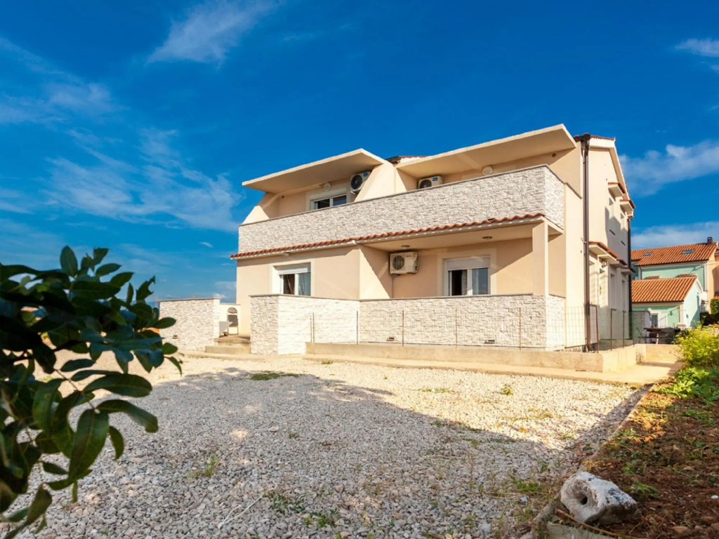 Apartment in Omisalj With Rooftop Terrace
