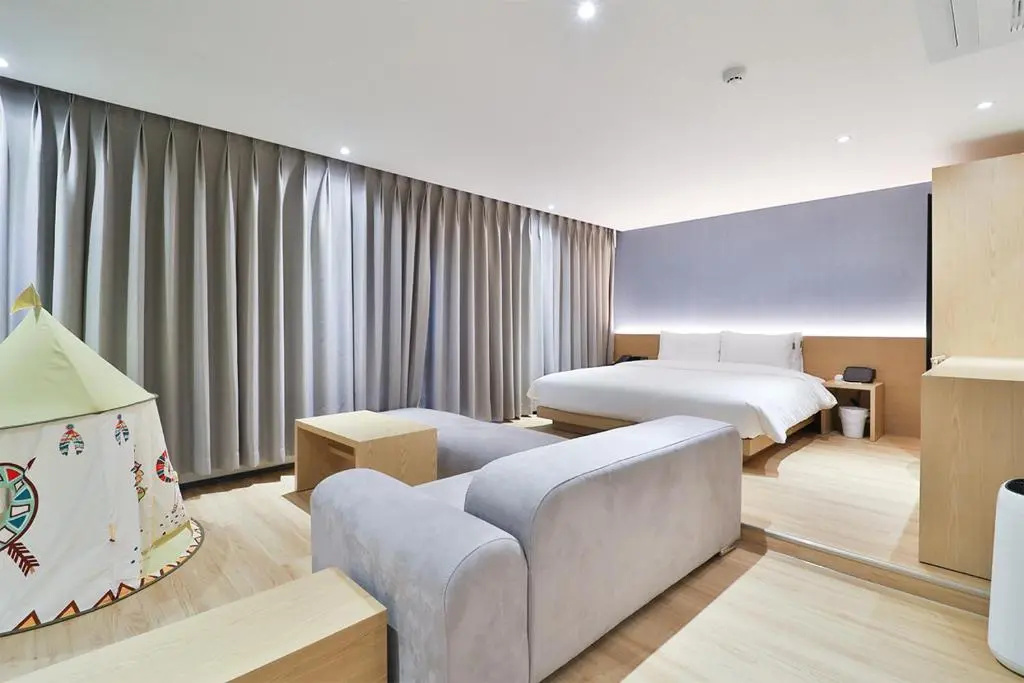 Standard Double room (full double bed)