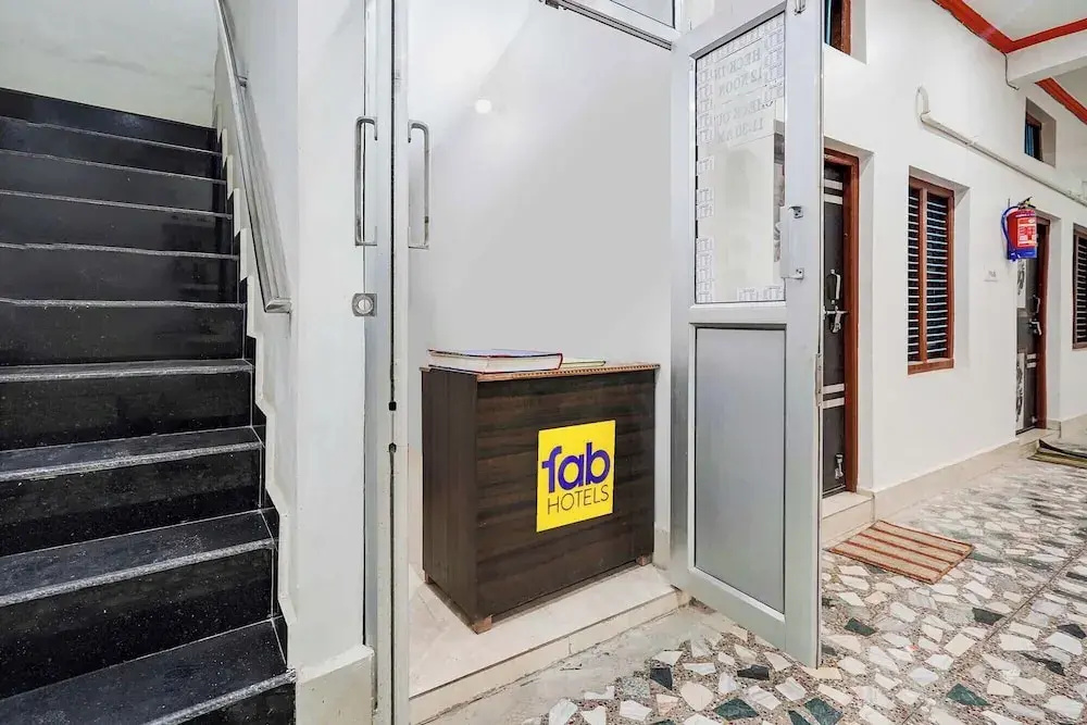 Fabhotel Ramendra Palace