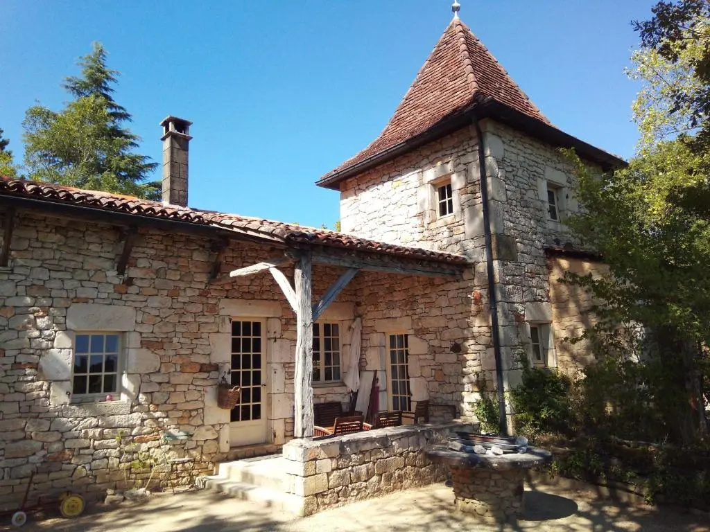 3 Bedrooms Cottage