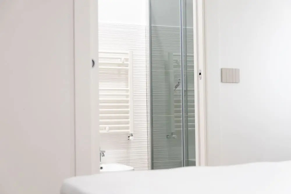 Deluxe Double room (full double bed)