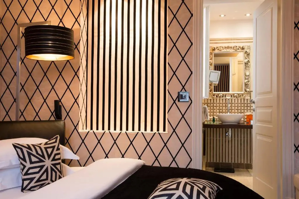 Hotel Ares Eiffel 152