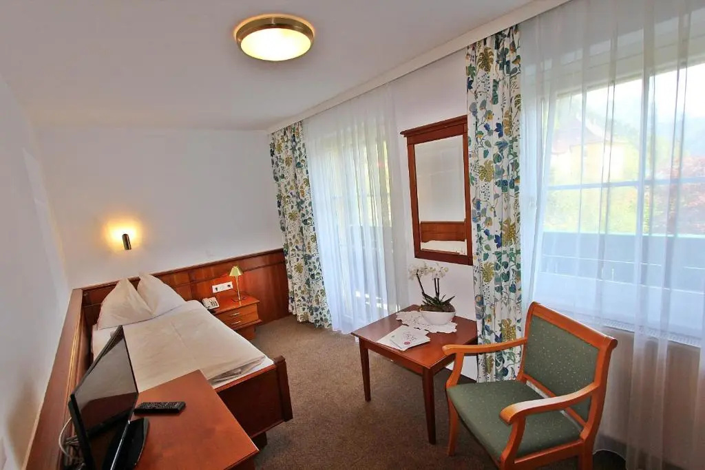Landhotel Post Ebensee - Chambres