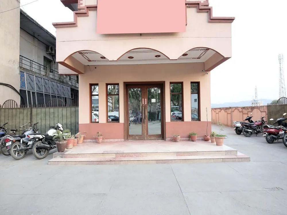 OYO 17381 Hotel City Look