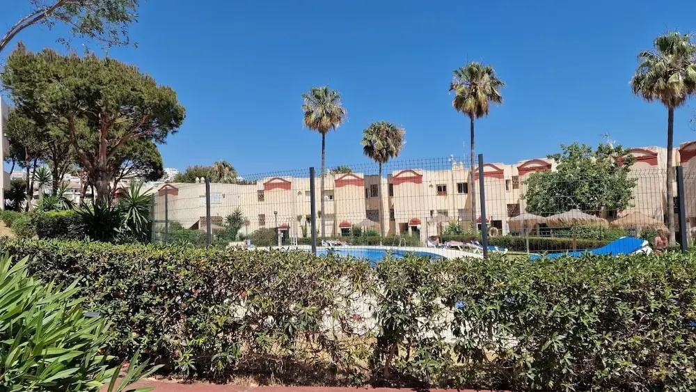Sunny Seaside Retreat in Calahonda, sea View, Pool