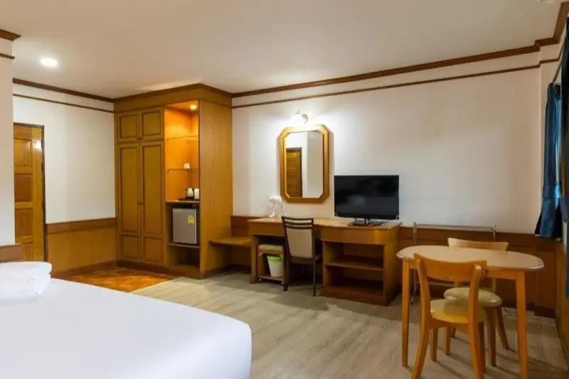 Standard Double room (full double bed)