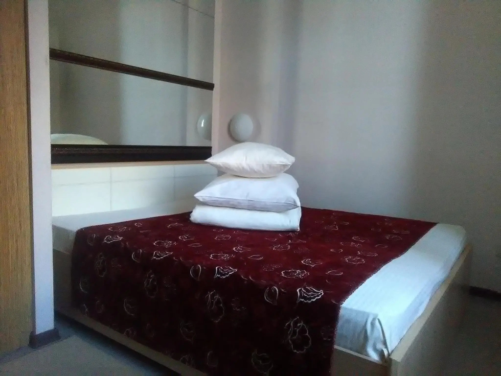 No. 6 Single room