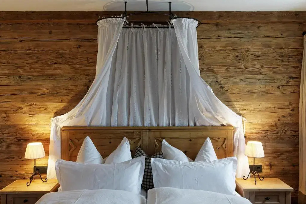 Deluxe Double Suite full double bed