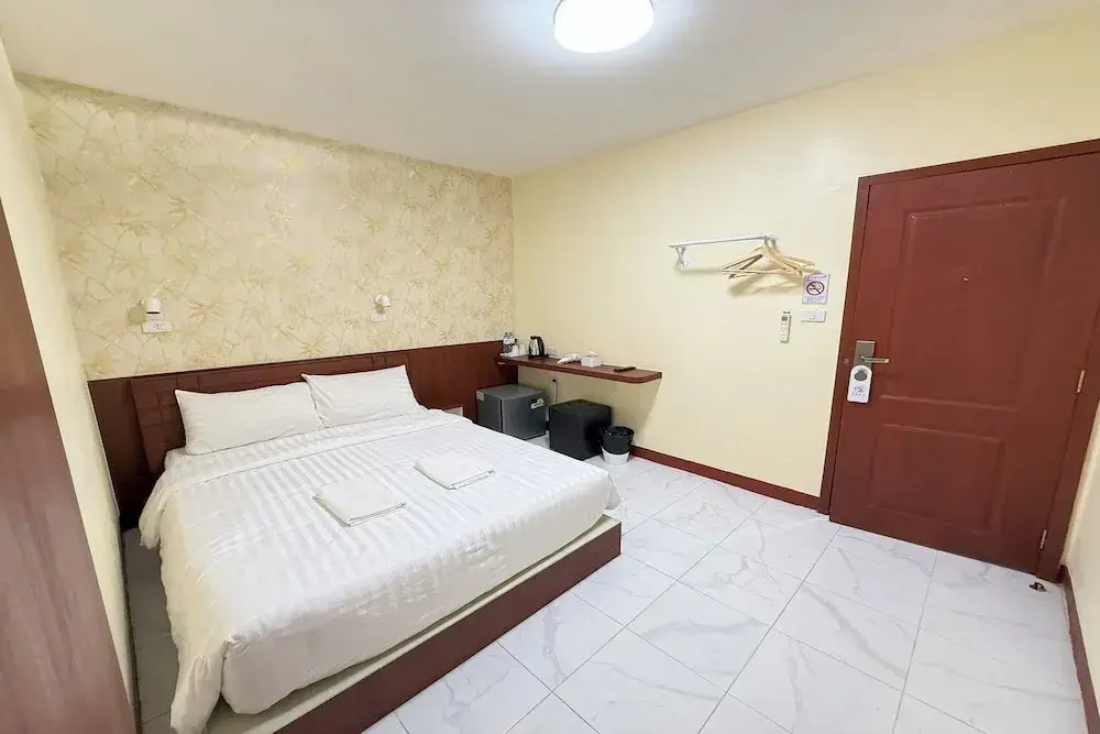 Superior Double room (full double bed)