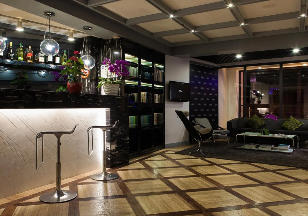 Lobby & Reception