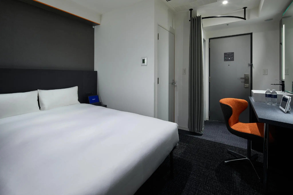 Double room (full double bed)