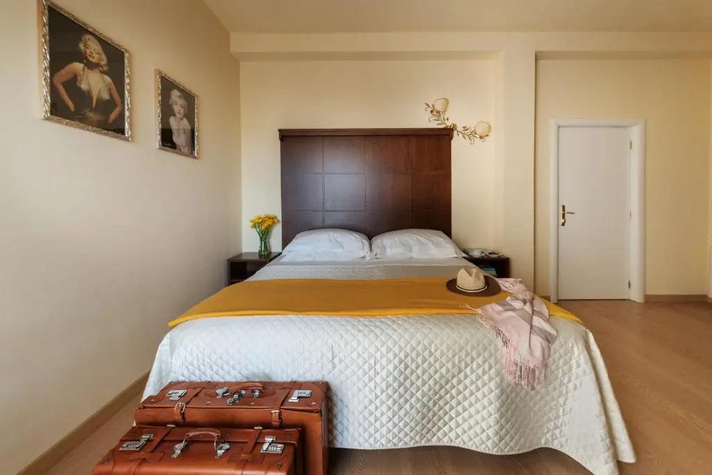 Standard Double room (full double bed)
